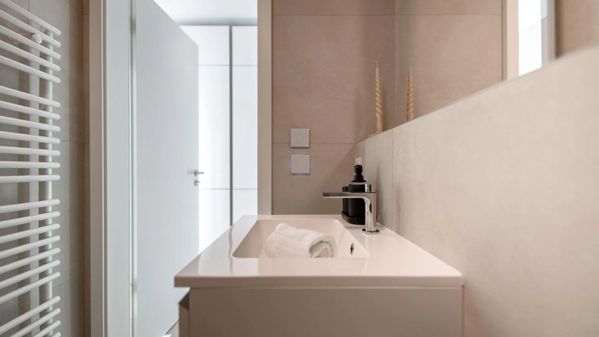 Modern Studio In Gasperich With Balcony & Wi-Fi Luxemburg