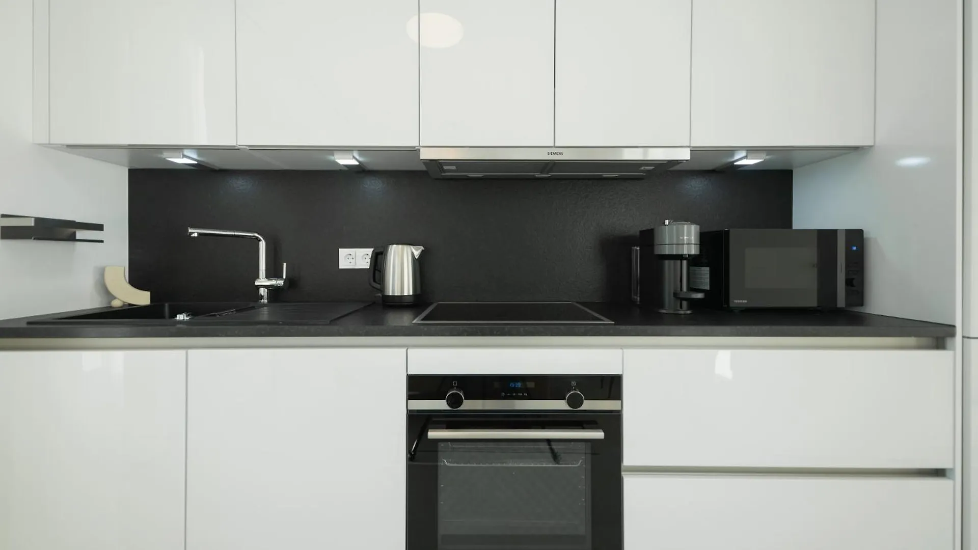 Modern Studio In Gasperich With Balcony & Wi-Fi Luxemburg Apartman